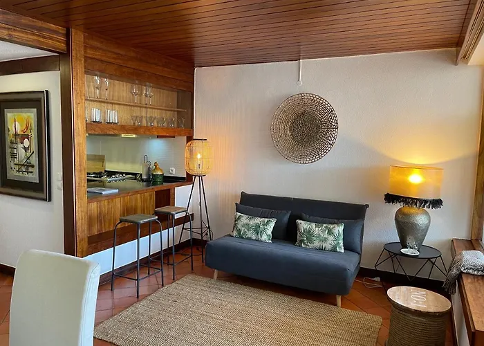 Lovely 2 Bedroom With A Pool In Front Of The 세심브라