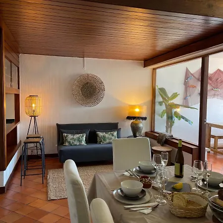 Apartment Lovely 2 Bedroom With A Pool In Front Of The Sesimbra