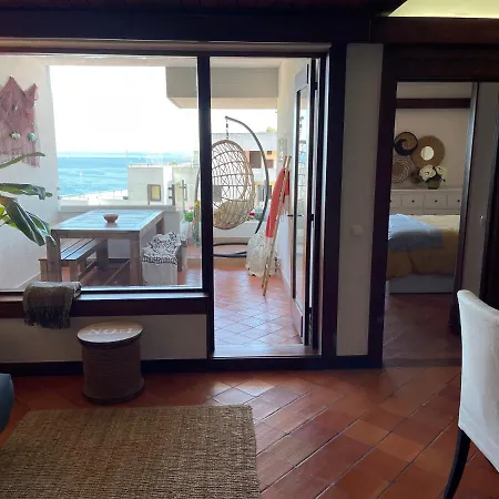 Lägenhet Lovely 2 Bedroom With A Pool In Front Of The