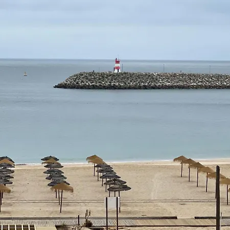 Lägenhet Lovely 2 Bedroom With A Pool In Front Of The