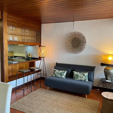 Lovely 2 Bedroom With A Pool In Front Of The Sesimbra