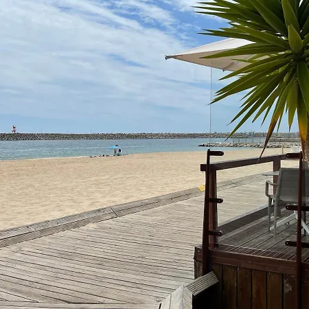 Lovely 2 Bedroom With A Pool In Front Of The Lägenhet Sesimbra